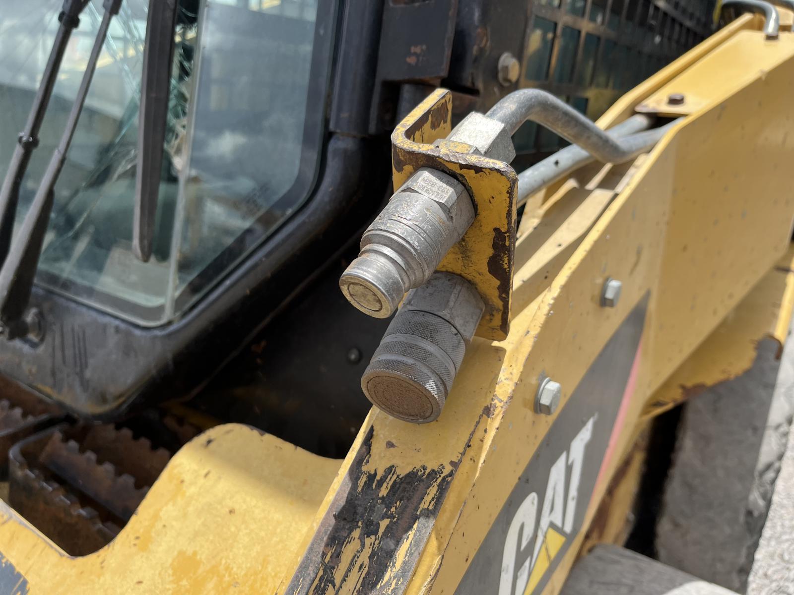 MINICARGADOR CATERPILLAR 232B